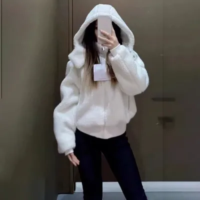 Manteau court à capuche zippé, couleur unie – image 2