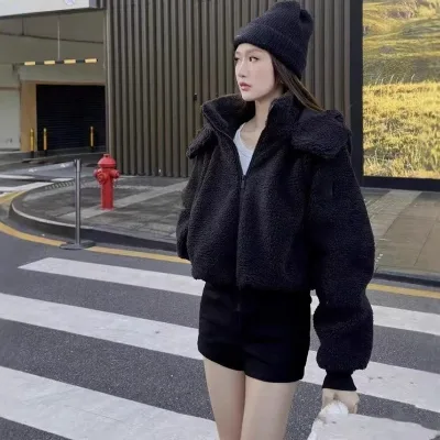 Manteau court uni à fermeture éclair